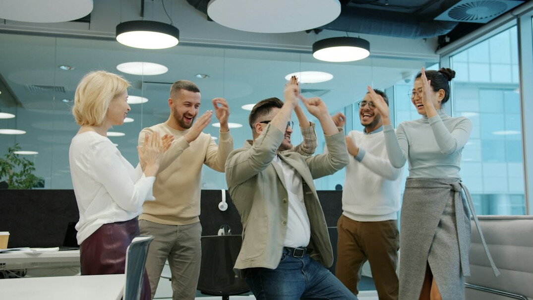 team leader supporting employees